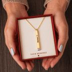 collier gravé avec dessin en line art à partir d'une photo, idée cadeau couple
